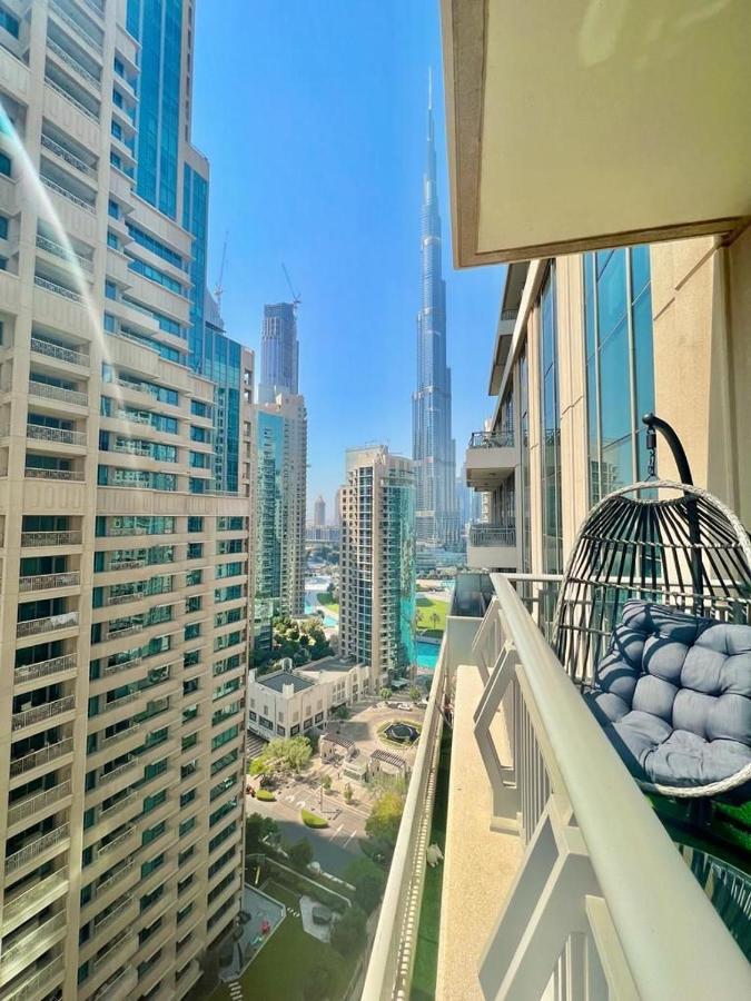 First Class 2Br With Burj Khalifa & Downtown View Дубай Екстер'єр фото